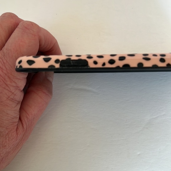 Velvet Caviar IPhone X Nude Black Spotted Cheetah Case - Picture 4 of 7